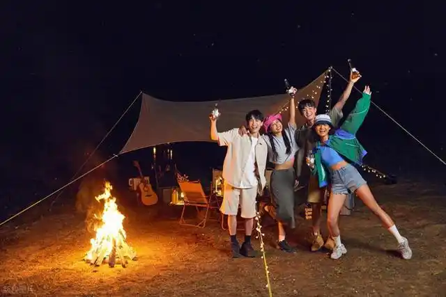 年轻一代新趋势：低成本叛逆与自我觉醒如何重塑当代生活方式 年轻一代低成本叛逆生活方式、课题分离年轻人心理趋势、年轻人低能耗生活方式、Z世代自我觉醒趋势分析、年轻人如何应对内卷与焦虑 第5张